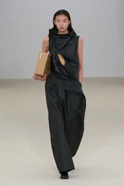 Look 14